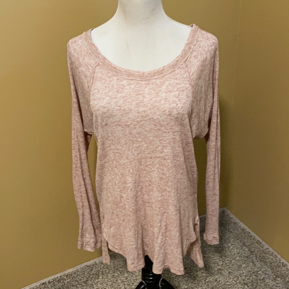 Pursue | Long Sleeved Exposed Seam Top in Blush Pink